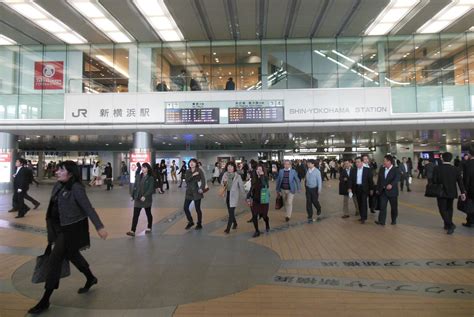 新横浜駅 ランチ 構内 未来の食卓はここから始まる