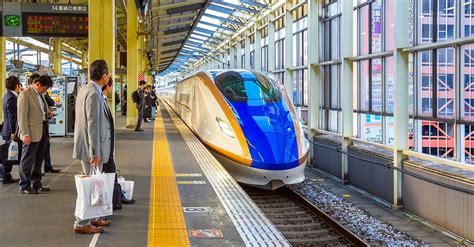 岡山駅から東京駅 新幹線 ー 時空を超える旅の哲学